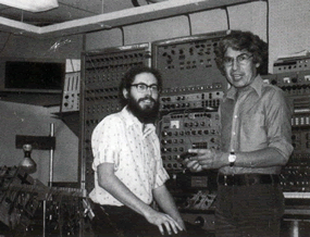 Kevin Austin (g) et alcides lanza (d) au studio EMS, 1972